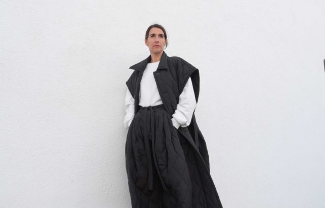 Diana Corrales Sleeveless Coat Black Padding - LR3